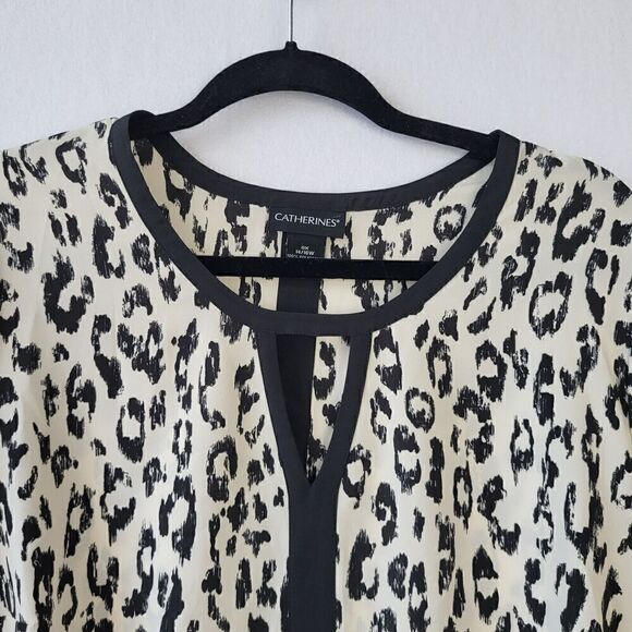 Catherines Leopard Blouse 0X (14/16) Black Lightweight Keyhole Slit Sleeve Satin - Picture 2 of 14